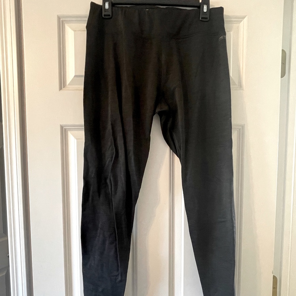 Black fleece-lined leggings